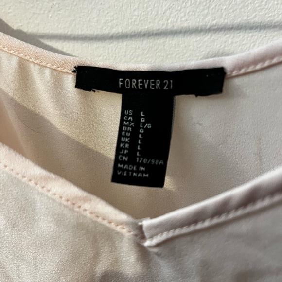 Forever 21 Short Sleeve Lace Detail Blouse - Picture 2 of 3